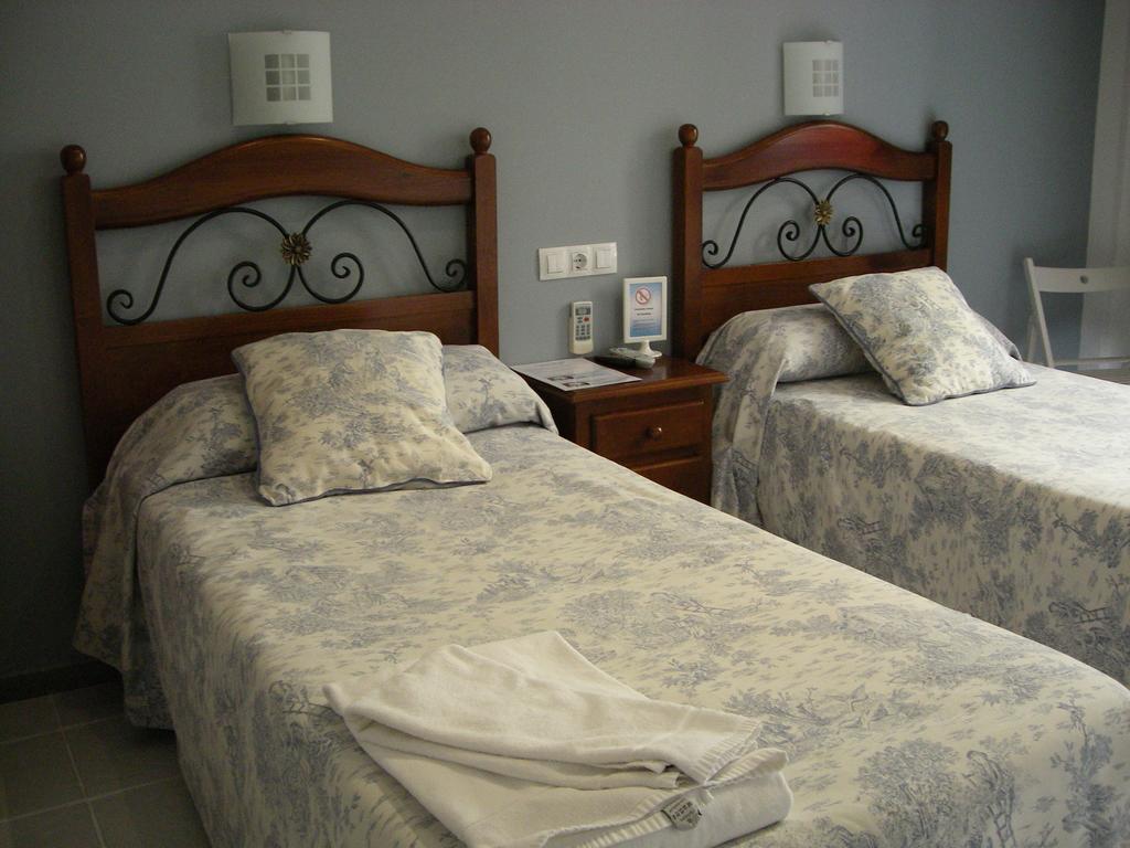 Hostal Azahar Кордова Экстерьер фото