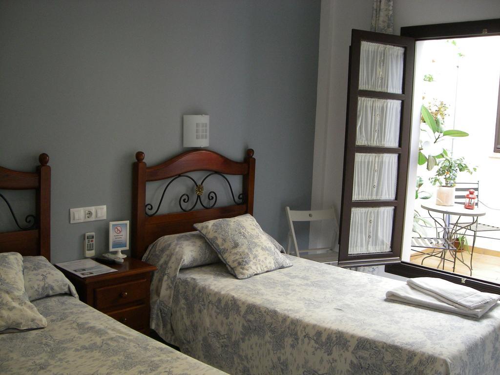 Hostal Azahar Кордова Экстерьер фото