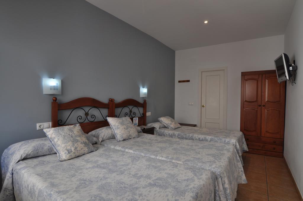 Hostal Azahar Кордова Экстерьер фото