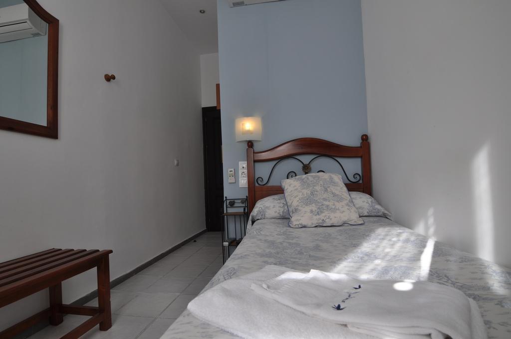 Hostal Azahar Кордова Экстерьер фото