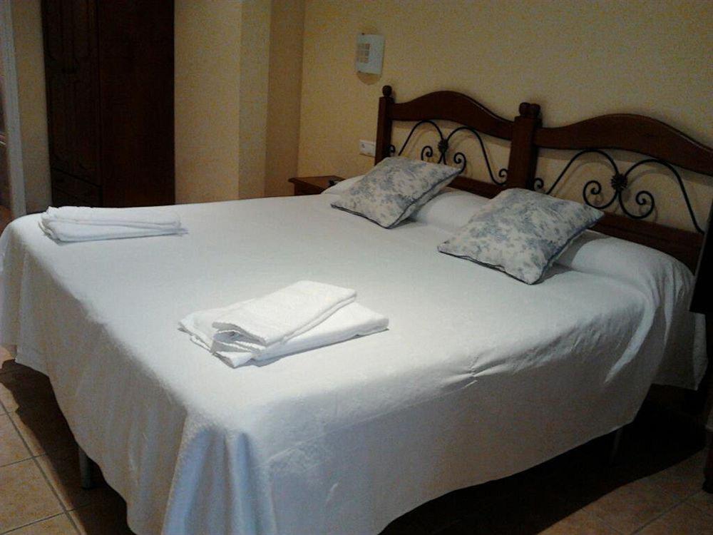 Hostal Azahar Кордова Экстерьер фото