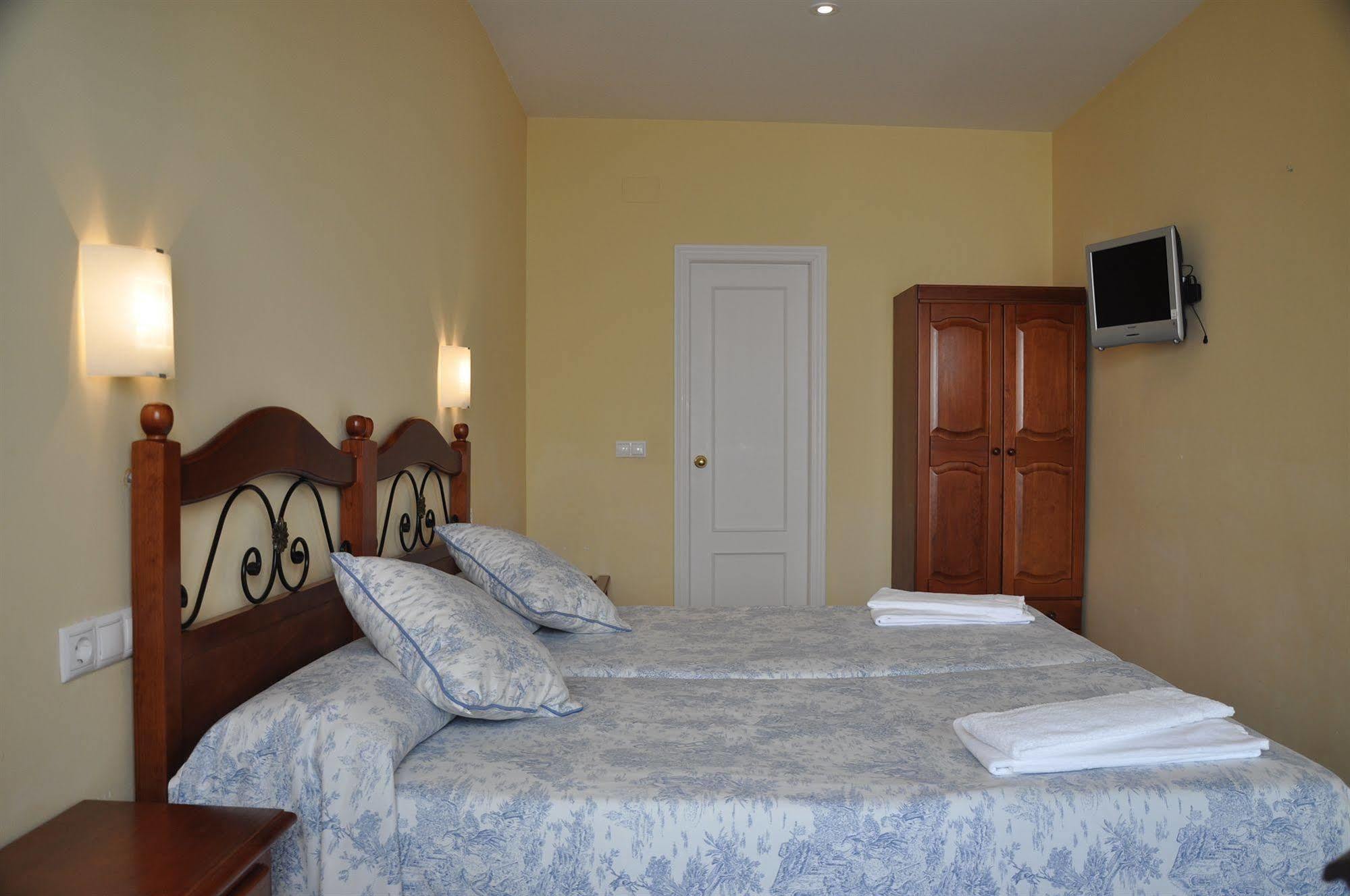 Hostal Azahar Кордова Экстерьер фото